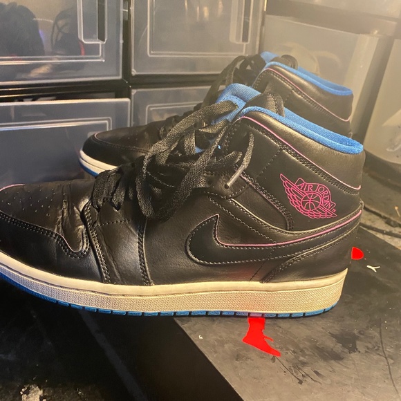 Jordan 1 main image 4